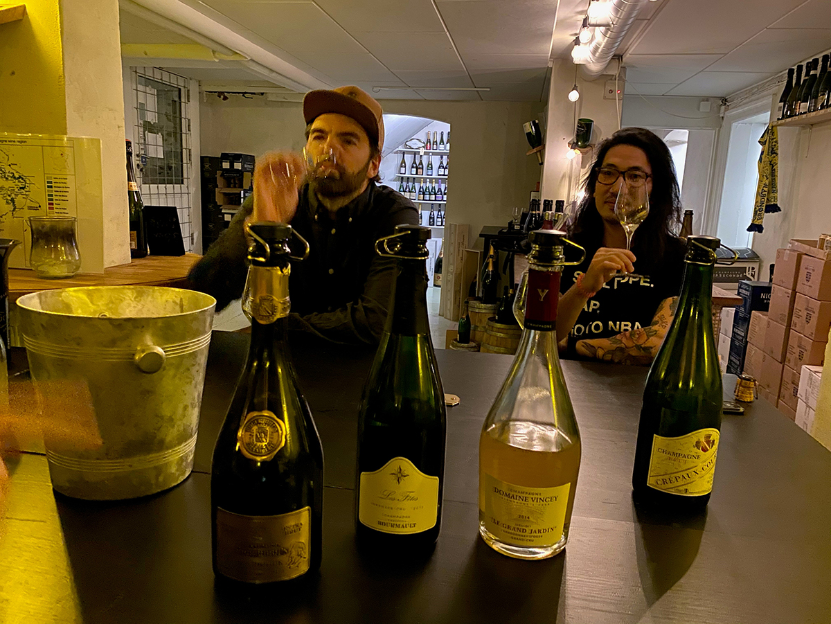 UN SOIR, L’ÂME DU VIN CHANTAIT DANS LES BOUTEILLES